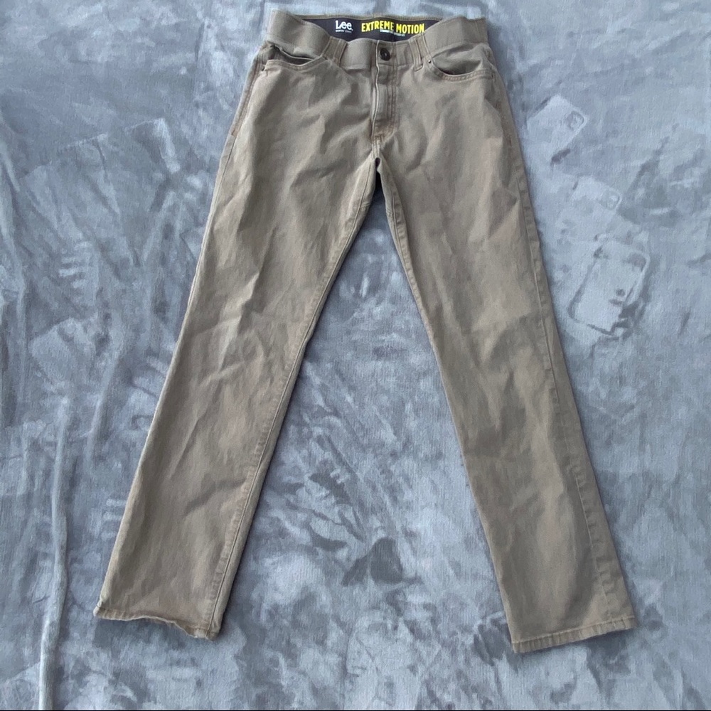 Men’s LEE Extreme Motion Straight Tapered Khakis